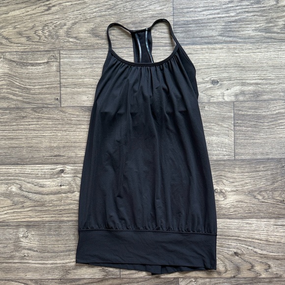 lululemon athletica Tops - Lululemon Built in Bra Tank